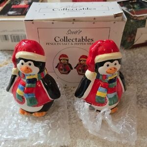 NIB RARE Penguin Festive Vibrant Salt & Pepper Shakers Giftware Dinnerware